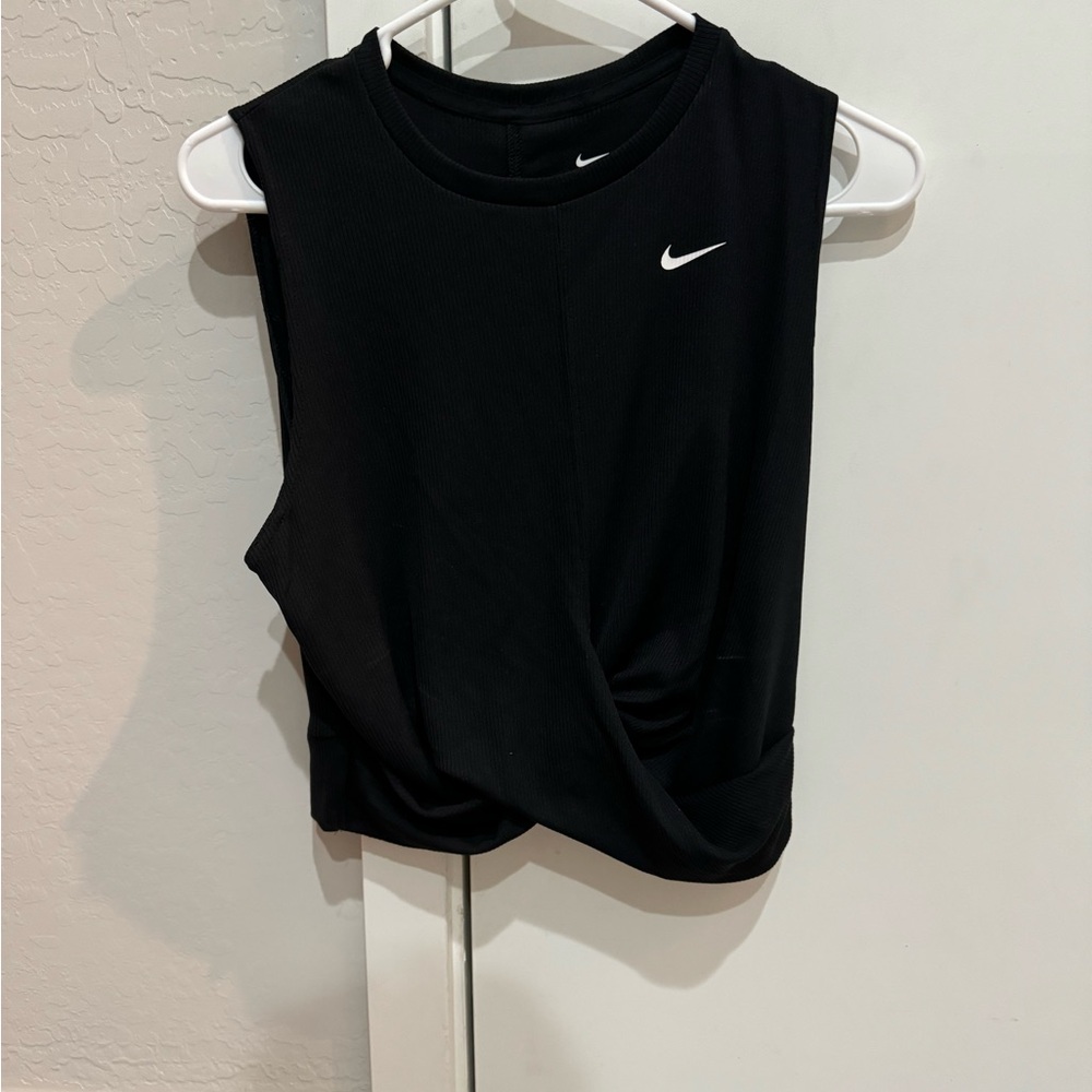 Black Sleeveless Crop Tank Top